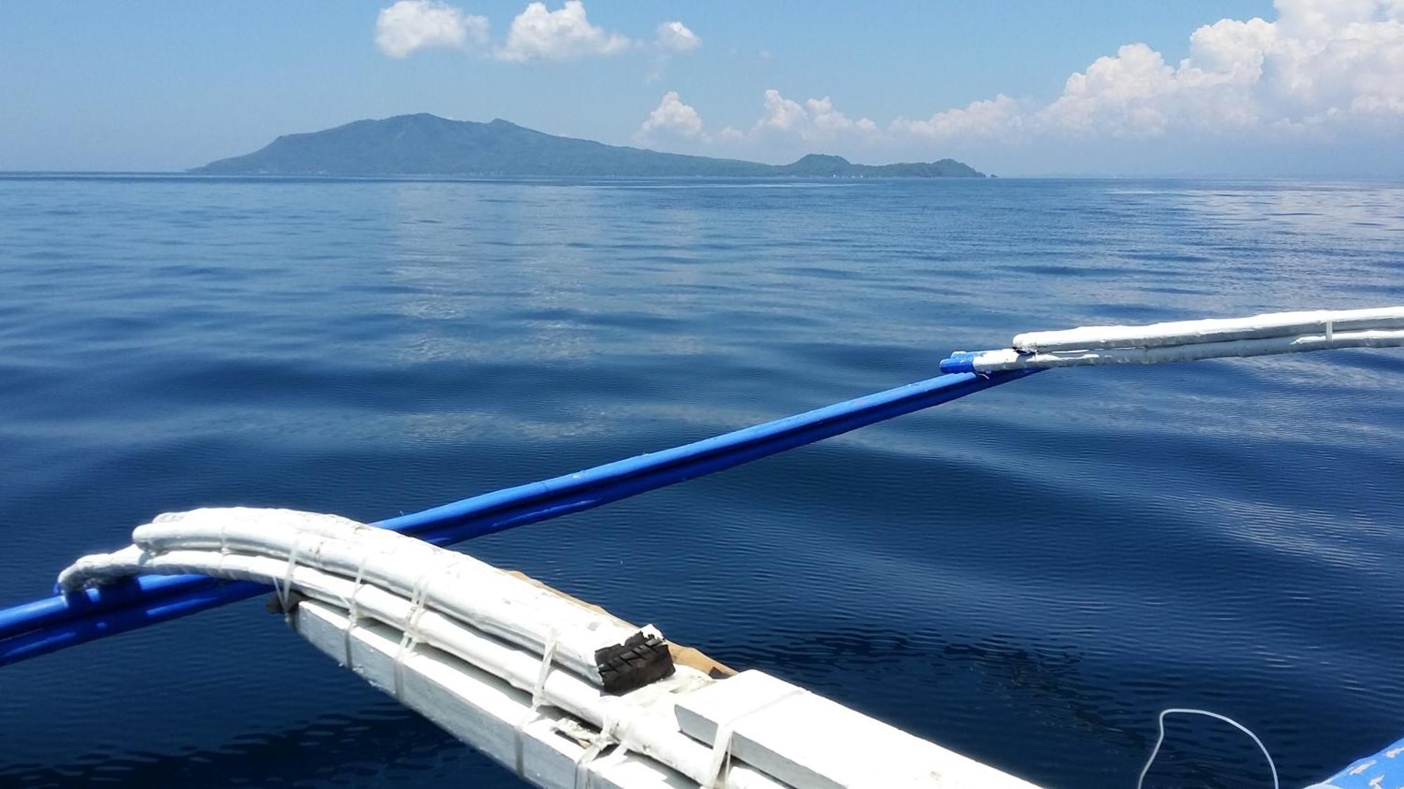 Out Of The Blue Resort Puerto Galera Exterior photo